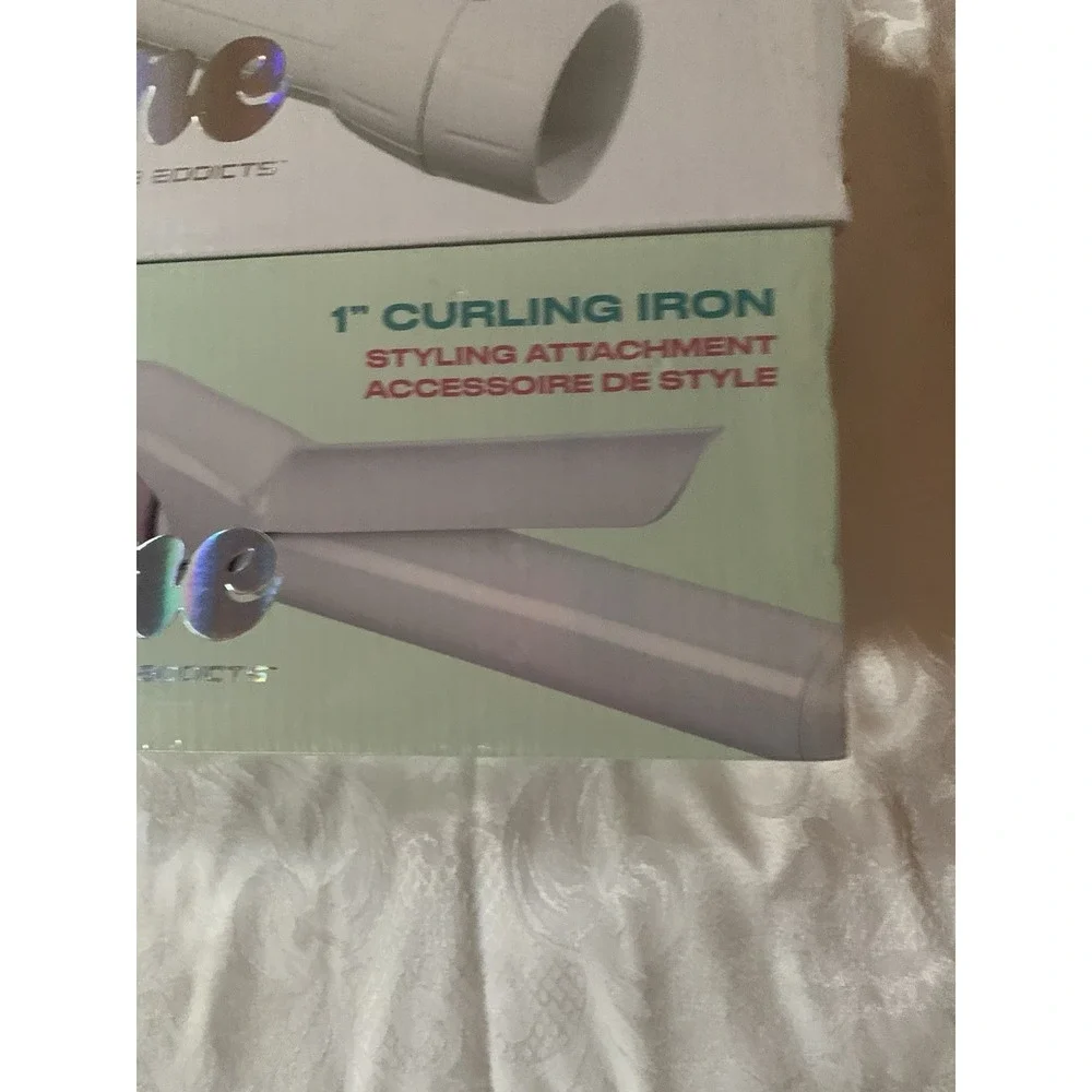 Mane Addicts Power Bottom‎ and 1 Inch Curling Iron Styling Attachment